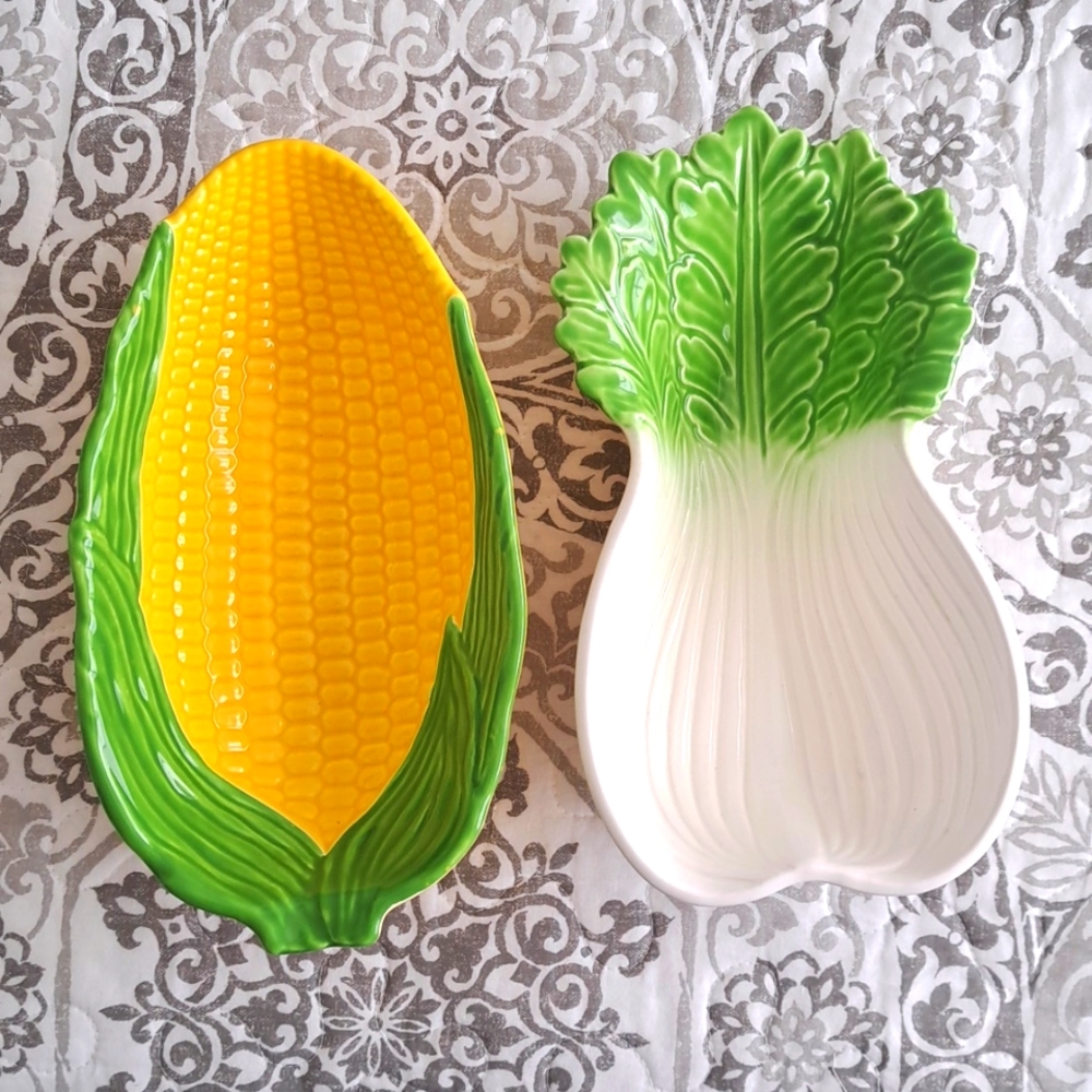 2 Decorative or serving dishes